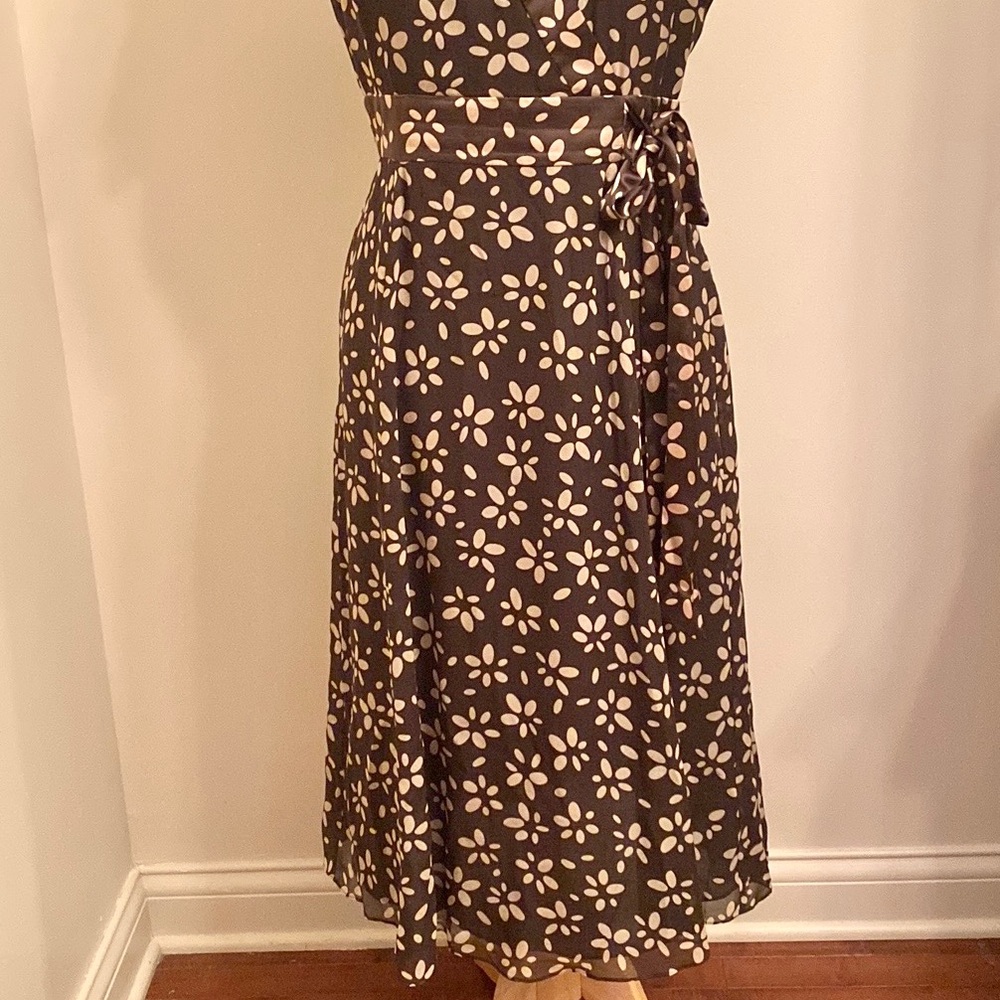 Talbots Petites Pure Silk Brown Tan Floral 8P Classic Chic Quiet Luxury Dress - Picture 3 of 13